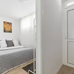 New!charming 2bd Close To Center And Natural Апартаменты *