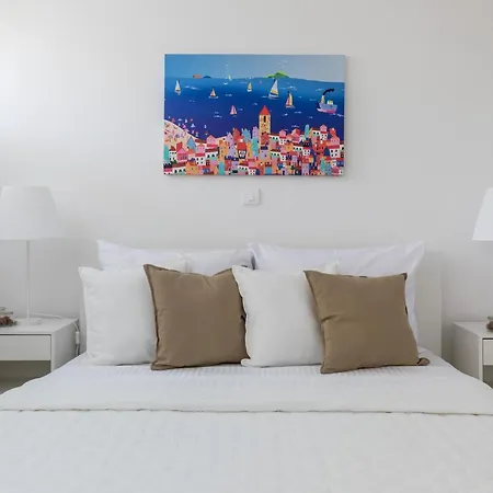 New!charming 2bd Close To Center And Natural *