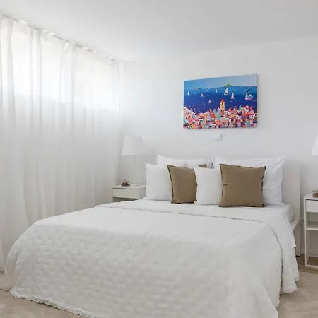 New!charming 2bd Close To Center And Natural Daire Split