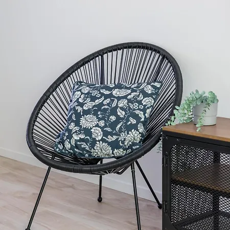 New!charming 2bd Close To Center And Natural Split