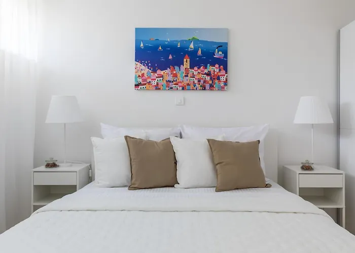 New!charming 2bd Close To Center And Natural *