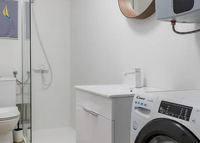 New!charming 2bd Close To Center And Natural