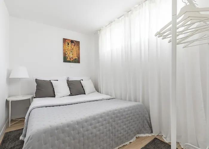 New!charming 2bd Close To Center And Natural 아파트