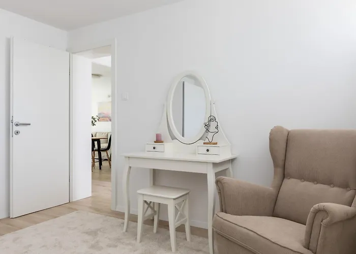 New!charming 2bd Close To Center And Natural 스플리트