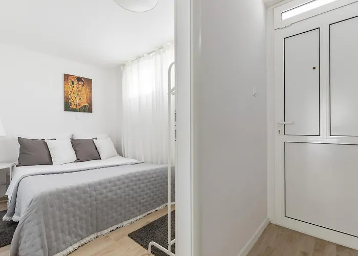 New!charming 2bd Close To Center And Natural 아파트 *