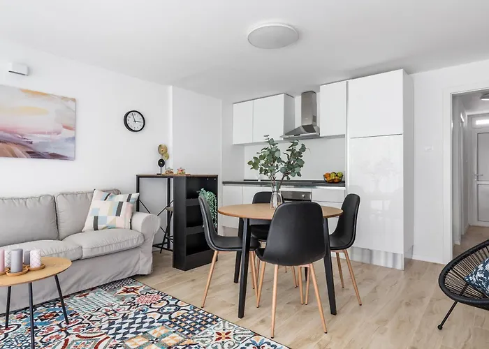 New!charming 2bd Close To Center And Natural 아파트 *